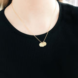 Personalisierte Kette mit 3 runden Plättchen Anhängern und individueller Gravur in gold, gravierbar mit Namen, Datum oder Symbolen