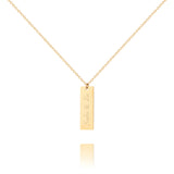 Personalisierte goldene Kette mit rechteckigem Gravuranhänger mit individuellen Namen, Botschaft, Initialen oder Daten als Geschenk zu Weihnachten, Valentinstag oder zum Muttertag